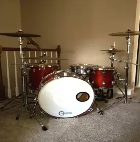 need help identifying ludwig drums