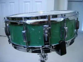 help identifying a Leedy broadway snare