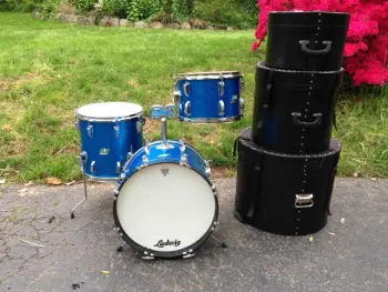 1973 Ludwig jazz / bop kit 12/14/18, blue sparkle, with anvil cases, incredibly clean