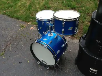1973 Ludwig jazz / bop kit 12/14/18, blue sparkle, with anvil cases, incredibly clean