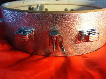 Vintage 1965 Ludwig Picalo Snare -need help!