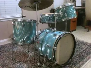 Late 60's Slingerland? :confused: