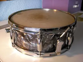 I can't identify a snare drum :: slingerland Japan copy?