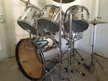 Ludwig chrome over wood set florida.