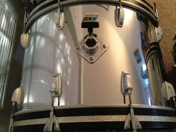 Cleaning chrome-o-wood ludwigs without scratching