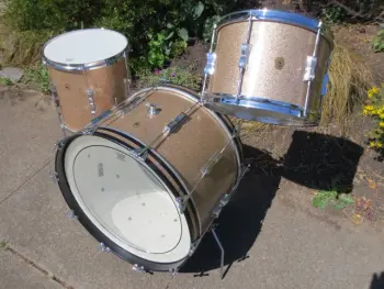 FS: 1965 Ludwig Club Date kit in Champagne Sparkle