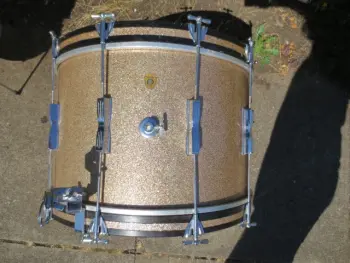 FS: 1965 Ludwig Club Date kit in Champagne Sparkle