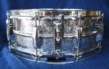 1965 Ludwig Supraphonic with wood veneer