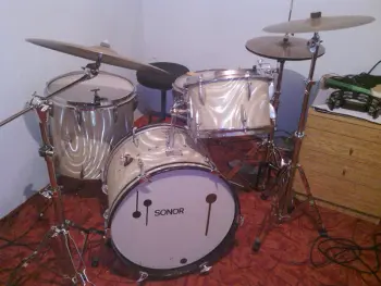 Vintage Sonor - Teardrop or Chicago kit...?