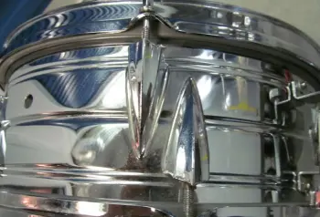 Dolfin snare drum