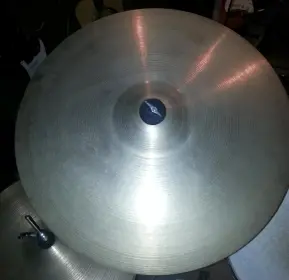 New member intro and interesting 18&quot; A. Zildjian lathing