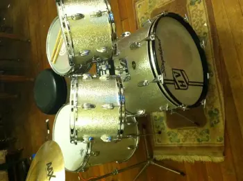 1960's slingerland (?modern solo?) project. First vintage project