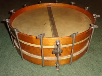 Need help Identifying this early 1900's snare drum