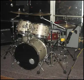 Selling all my drum sets. First up 1962 Rogers Cleaveland Londoner