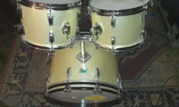 Help me identify the finish on these 70s Ludwigs