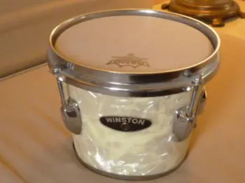 Need help Identifying vintage silver sparkle bongos