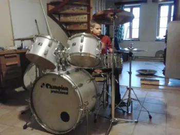 Anybody any info on this Sonor Champion Professional?