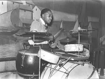 Show your 1920's drummers!! A photo archive