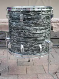 Rogers black strata pearl v.s. Ludwig's oyster black pearl
