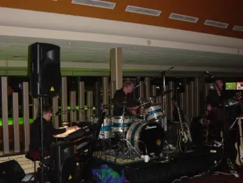 My &quot;77 Slingo's back on stage.