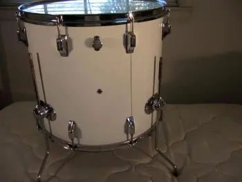 Rogers 16x18&quot; floor tom 1972 era white wrap