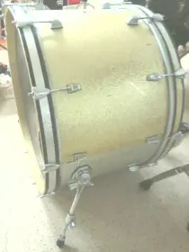 vintage-ish 26 inch ludwig bass drum