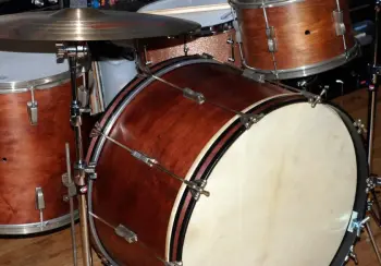 Smaller bowtie lugs on WFL and early Ludwig Clubdates