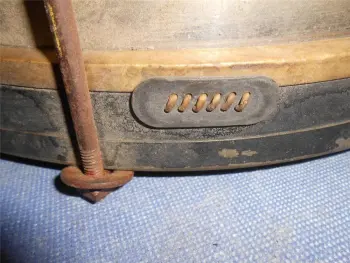 Snare drum lugs