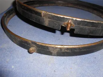 Snare drum lugs