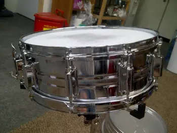 Early 70s 10-lug Pearl  Snare RESTORED