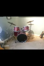Early 70's Pearl kit? President Lugs?