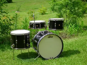 Ludwig hardware 65 but shell 68??  Help identify!
