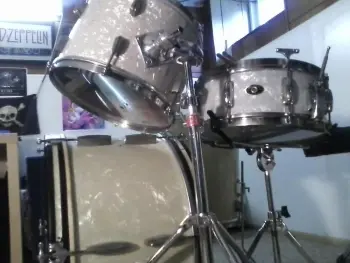 Ludwig 22x12 new yorker bass drum
