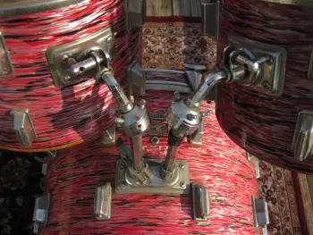 Pearl wood / fiberglass in red oyster