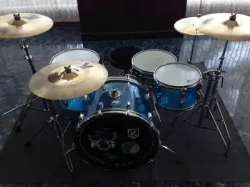 Ludwig Blue Vistalite Year Identification