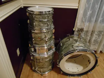 Question about Hollywood Bass Drum 1966