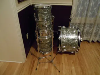 Question about Hollywood Bass Drum 1966