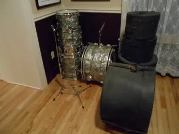 Question about Hollywood Bass Drum 1966