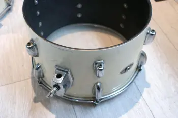Please help me identify these Slingerlands