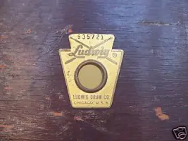 Brass Keystone with &quot;R&quot; next to Ludwig
