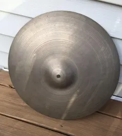 Zildjiian cymbals-help in indentiying age