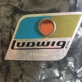 vintage 70's Ludwig B/O badge 16"x16" floor tom, Black Diamond