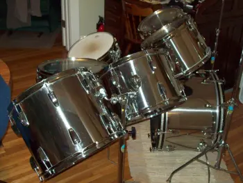please help :possibly for sale- SS ludwig 7 piece blue/olive
