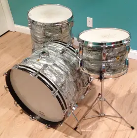 FOR SALE: Vintage 1969 Ludwig Classic 13/16/22 in SBP