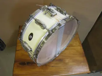 Slingerland '56-59 white lacquer snare?