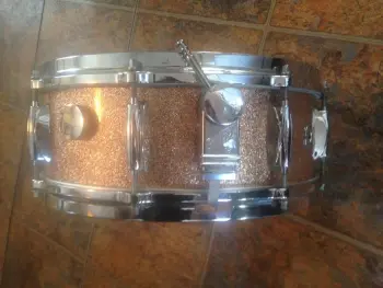 Vintage 60's Gretsch Round Badge 4157 snare drum Champagne sparkle- CLEAN