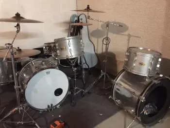 Anyone interested in a Fibes kit?