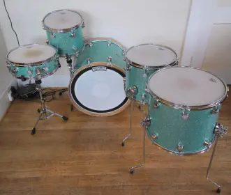 Gretsch 70's Factory Wrap Glue - Sand or Solvent?