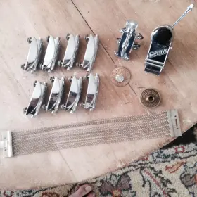 Vintage gretsch snare drum parts + extra tack badge