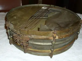 Cleaning a NOB 1920s Ludwig Snare